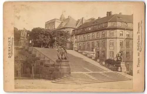 Fotografie unbekannter Fotograf, Ansicht Dresden, die Treppe zur Brühlschen Terrasse mit Statuen
