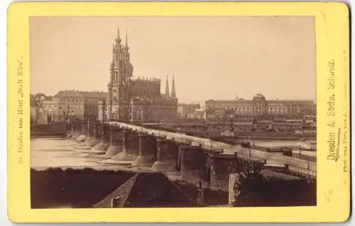 Fotografie J. F. Stiehm, Berlin, Ansicht Dresden, Blick über die Friedrich-August-Brücke nach Hofkirche
