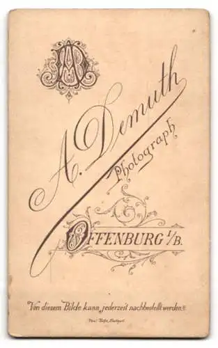 Fotografie A. Demuth, Offenburg i. B., junge Nonne im Habit