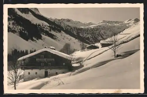 AK Saalbach, Gasthaus Mitterlengau im Winter