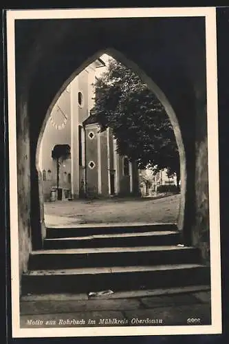 AK Rohrbach im Mühlkreis /Oberdonau, Kirche durch Tor gesehen