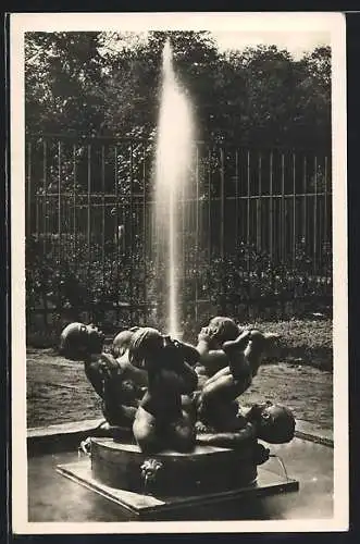 AK Dresden, Jubiläums-Gartenbau-Ausstellung 1926, Blick auf Kinderbrunnen