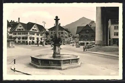 AK Dornbirn, Stadtansicht mit Brunnen und Hotel Hirschen