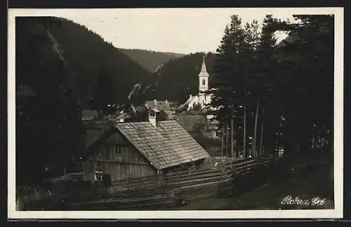 AK Rohr i. Geb., Ortsansicht mit Kirche von einer Strasse aus