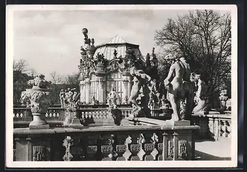 AK Dresden, Zwinger mit Statuen