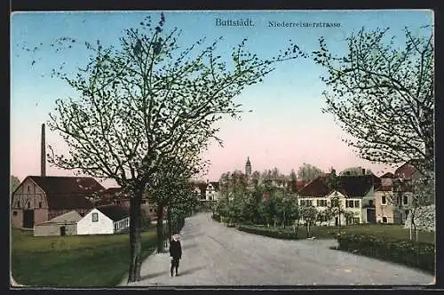 AK Buttstädt, Strassenpartie in der Niederreisserstrasse mit Knaben am Strassenrand