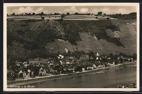 AK Kattenes a. d. Mosel, Ortsansicht am Fluss aus der Vogelschau
