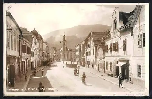 AK Weyer a. d. Enns, Marktplatz mit Geschäften und Kirche