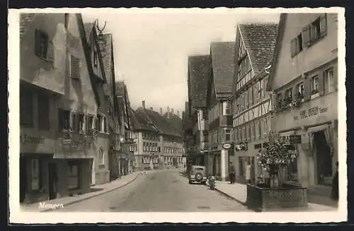 AK Mengen / Württ., Strassenpartie mit Cafe und Geschäften