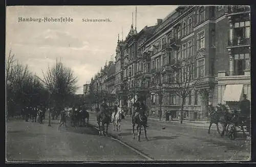 AK Hamburg-Hohenfelde, Schwanenwik, Strassenpartie mit Reitern