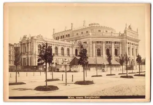 Fotografie unbekannter Fotograf, Ansicht Wien, Partie am Burgtheater