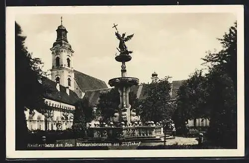 AK Reichersberg a. Inn, Michaelsbrunnen im Stiftshof