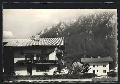 AK Ebbs, Gasthaus Landhaus Tyrol mit Zahmen Kaiser