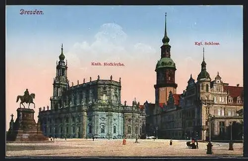 AK Dresden, Blick auf Katholische Hofkirche und das Königliche Schloss