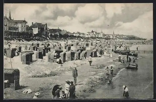 AK Binz, Belebte Partie am Strand