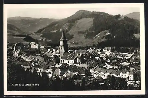 AK Judenburg /Steiermark, Ortsansicht mit Kirche gegen den Berg