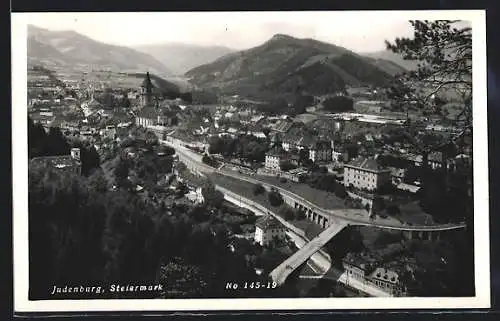 AK Judenburg /Steiermark, Ortsansicht mit der Kirche gegen den Berg