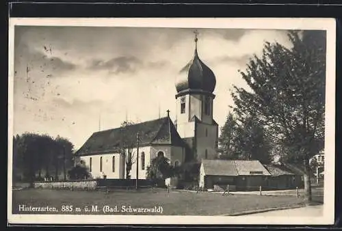 AK Hinterzarten /Bad. Schwarzwald, Ortspartie mit Kirche