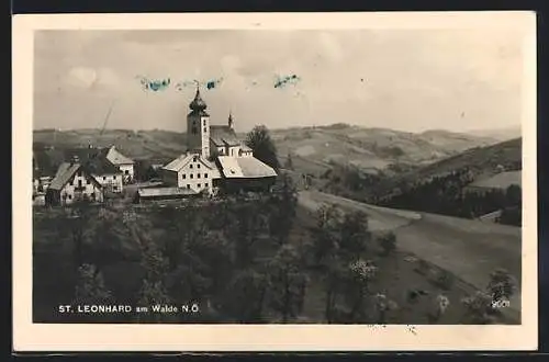 AK St. Leonhard am Walde, Ortsansicht mit der Kirche