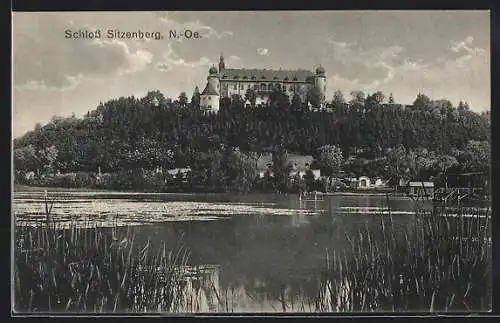 AK Sitzenberg /N.-Oe., Uferpartie mit Schloss