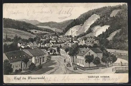 AK Altlengbach, Kogl im Wienerwald, Ortsansicht mit Kirchturm