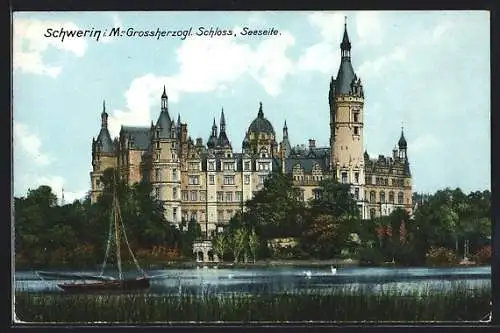 AK Schwerin i. M., Grossherzogl. Schloss, Seeseite
