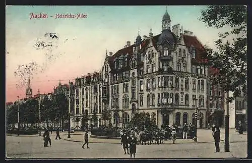 AK Aachen, Heinrichsallee mit Gebäudeansicht und Kindern auf der Strasse