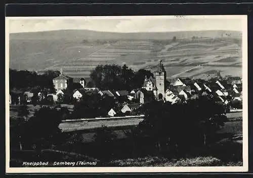 AK Camberg (Taunus), Ortsansicht von einem Berg aus