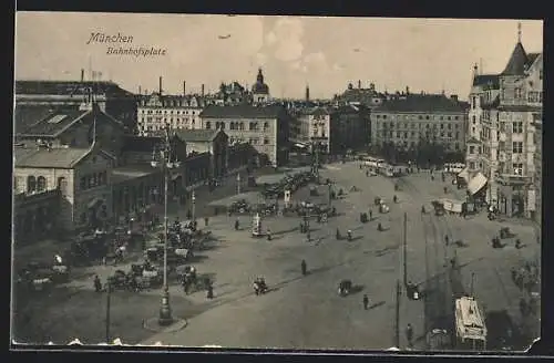 AK München, Bahnhofsplatz mit Strassenbahn aus der Vogelschau