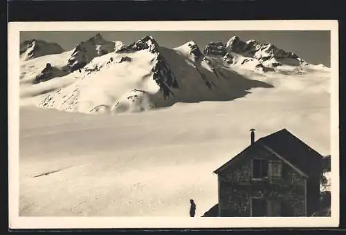 AK Konkordiahütte mit Blick gegen die Jungfraugruppe