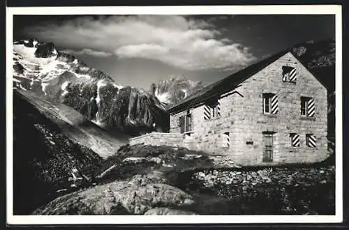 AK Etzli-Berghütte S.A.C. mit Sonnig Wichel und Piz Glut