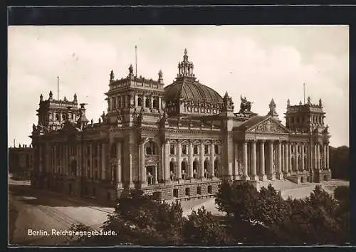 AK Berlin-Tiergarten, Reichstag aus der Vogelschau