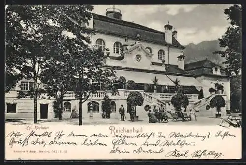 AK Bad Reichenhall, Kurgäste vor dem Königlichen Kurhaus