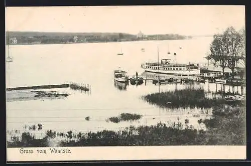 AK Berlin-Wannsee, Blick auf den Bootsanleger am See