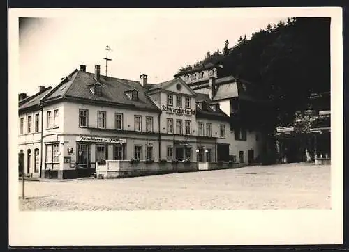 AK Leutenberg /Thür., Partie am Gasthaus Schwarzburger Hof