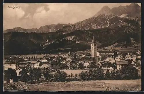AK Saalfelden, Gesamtansicht mit Bergpanorama aus der Vogelschau