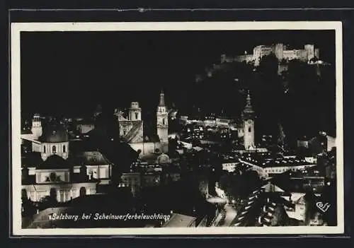 AK Salzburg, Die alte Bischofstadt bei Scheinwerferbeleuchtung