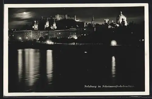 AK Salzburg, Blick über den Fluss zur Festung, bei Nacht