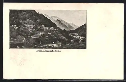 AK Dalaas a. d. Arlbergbahn, Panoramablick auf Ort und Gebirge