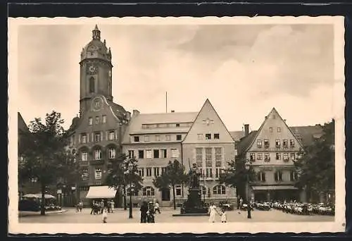 AK Jena, Markt mit Hanfried Germanenhaus und Stadtkirche
