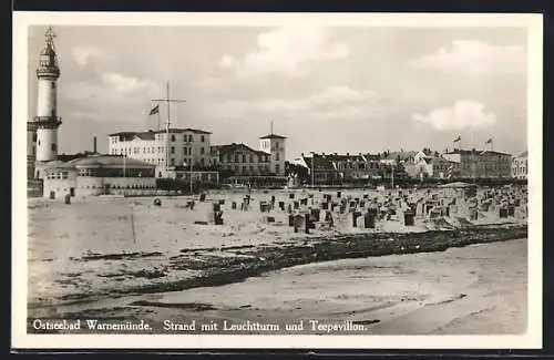 AK Warnemünde, Strand mit Leuchtturm und Teepavillon