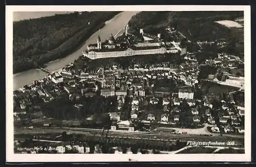 AK Melk a. Donau, Teilansicht, Fliegeraufnahme