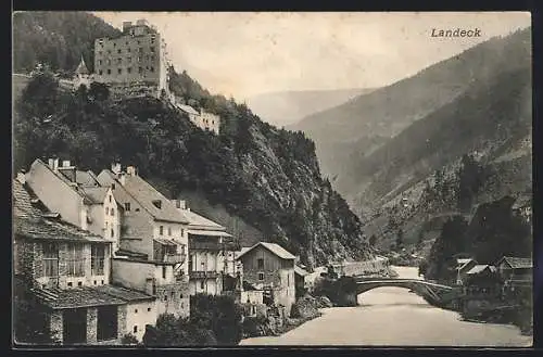 AK Landeck, Uferpartie mit Brücke