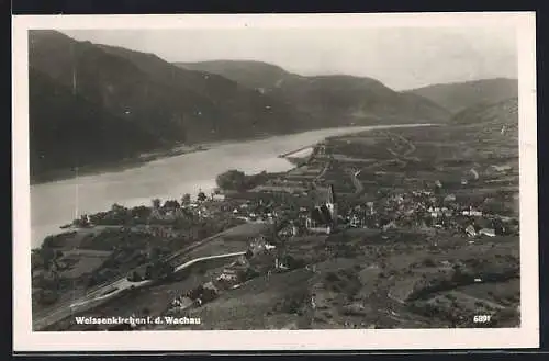 AK Weissenkirchen i. d. Wachau, Teilansicht mit Kirche