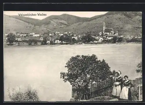 AK Weissenkirchen-Wachau, Gesamtansicht u. zwei Frauen