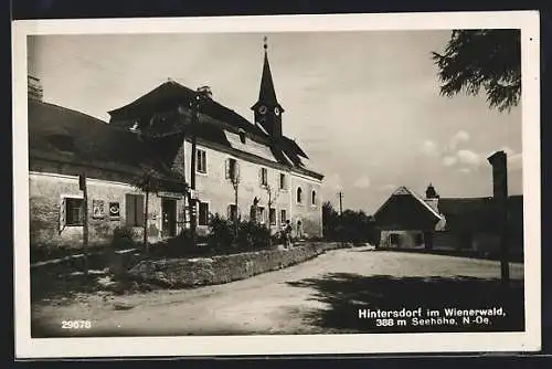 AK Hintersdorf im Wienerwald, Ortspartie mit Kirche