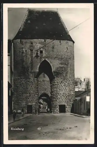 AK Hainburg a. d. Donau, Wienertor mit Strassenpartie