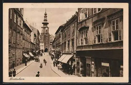 AK Bratislava, Strassenpartie mit Ladengeschäften