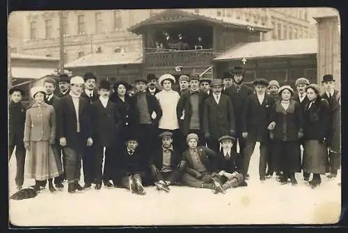 Foto-AK Wien, Gruppenfoto des Eislaufvereins