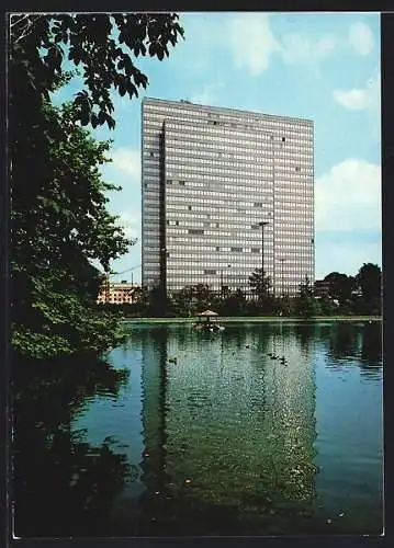 AK Düsseldorf, Uferpartie mit Blick zum Thyssen-Haus